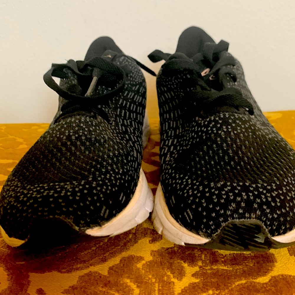 Women’s running shoes